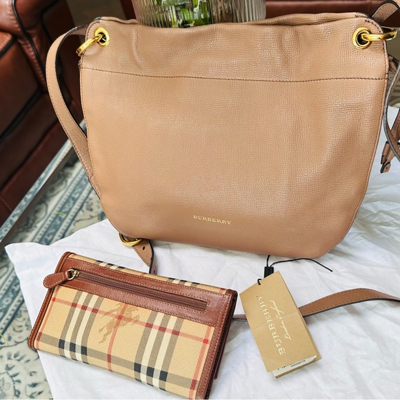 Burberry cross body bag and wallet set - Picture 3 of 7